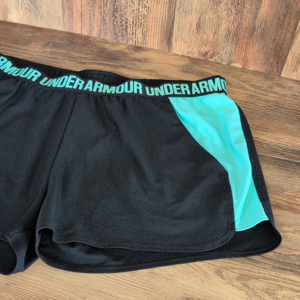 Under Armour Athletic Shorts XXL          W157